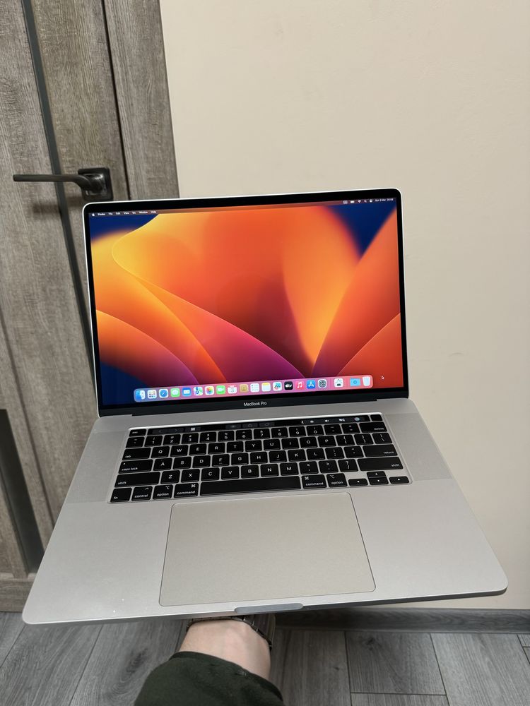 Macbook pro 16 2019 core i9 16/512gb amd pro 5300m 4gb