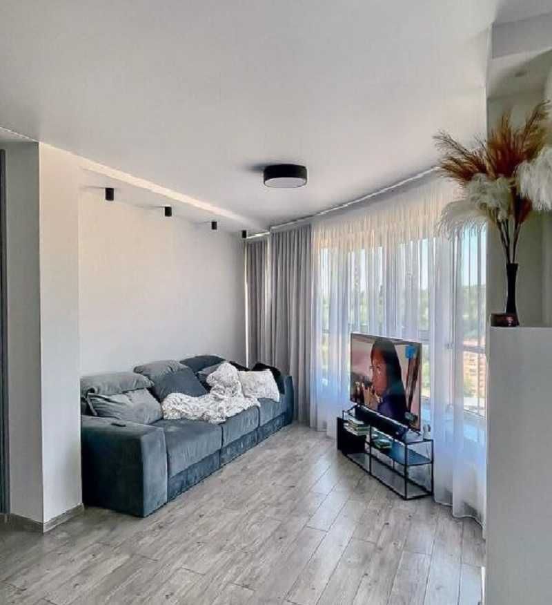 Продаю 2-3к. кв. у центрі Антоновича,109, генератор