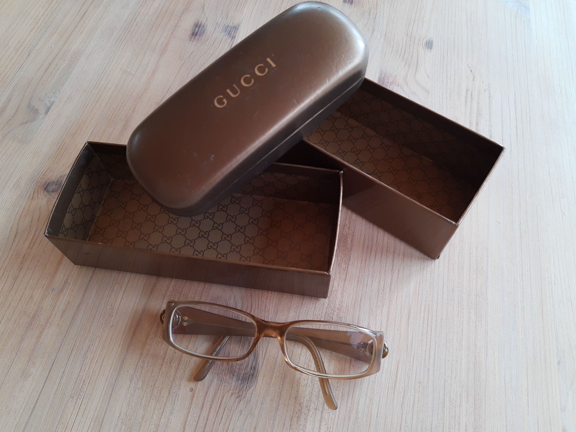 Oprawki okulary korekcyjne Gucci w kolorze nude