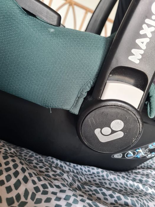 Cadeira Auto Maxi-Cosi para Bebé em ótimo estado