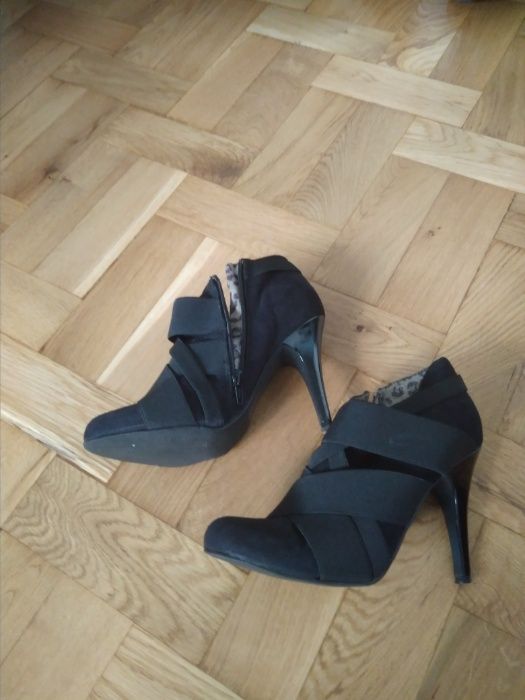 buty wiosenno -  jesienne damskie czarne botki