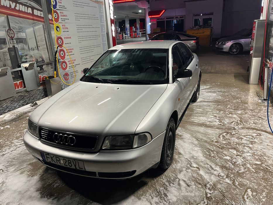 Audi  A4B5  1995