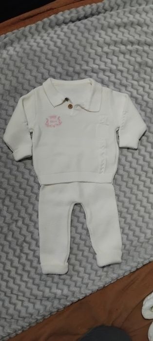 Білий вязаний костюмчик