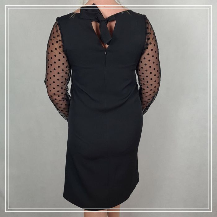 Sukienka Trapezowa Mała Czarna z Rękawami Tiulowymi  Rozmiar: 48
