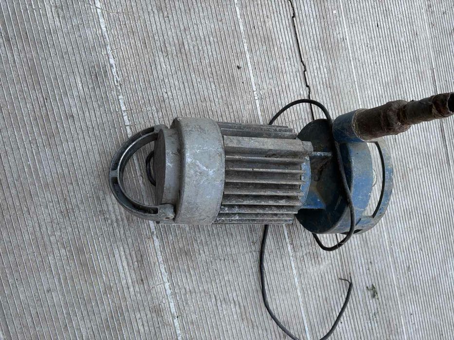 Водяной   насос .