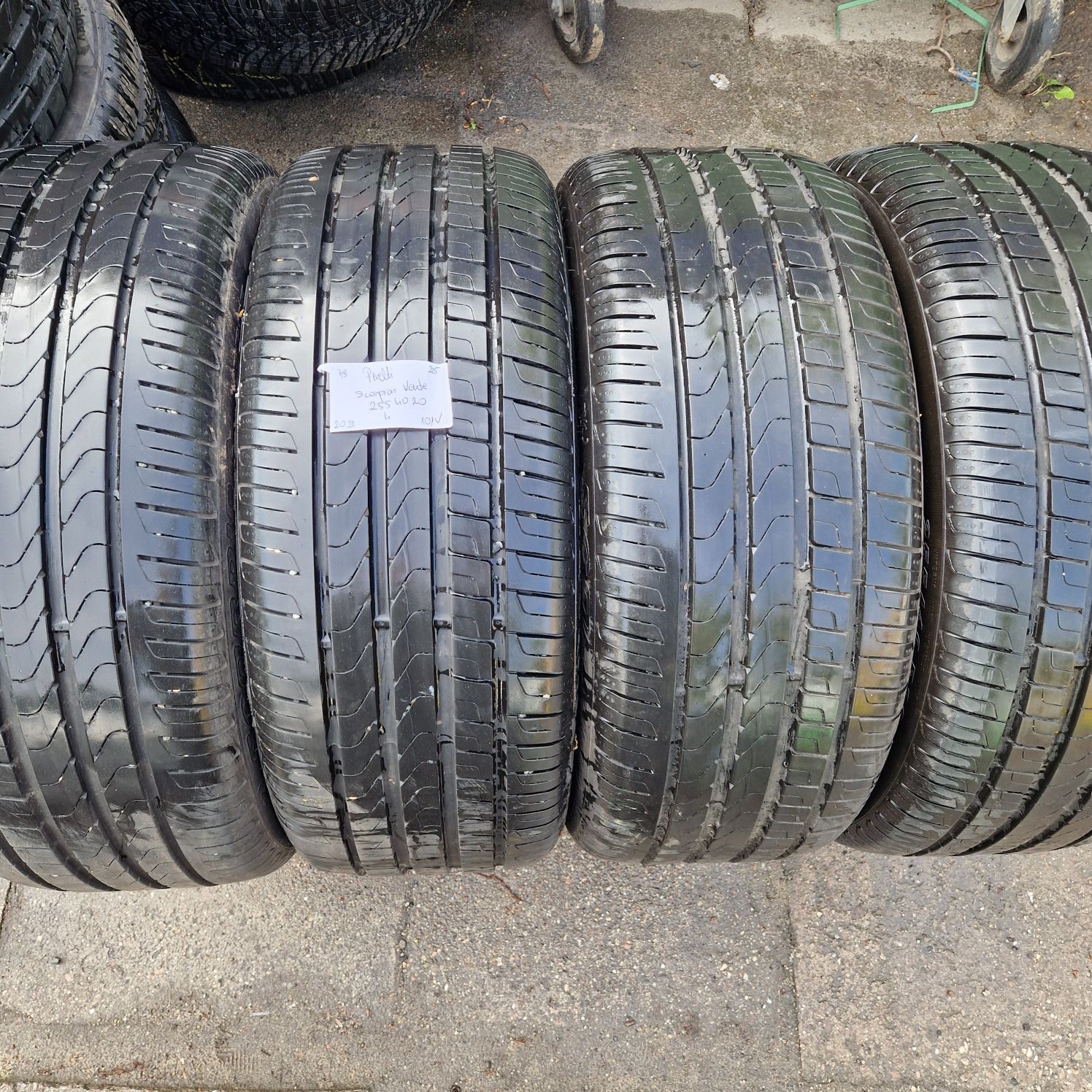 255/40/20 255/40R20 Pirelli 2021 lato