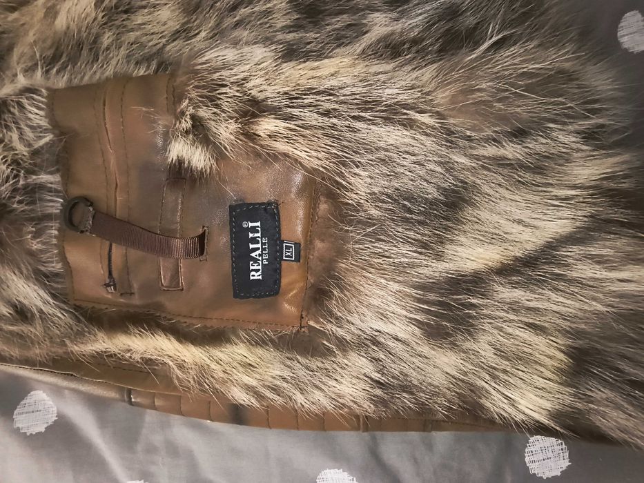 Стильна чоловіча шкіряна куртка