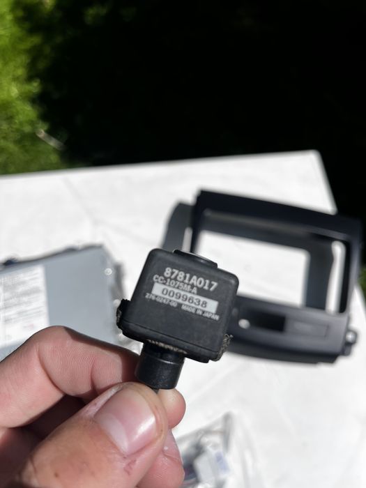 Оригінальна магнітола від Citroën C-Crosser