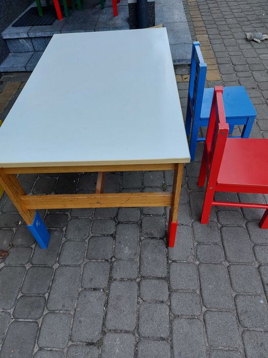 Stoliczek biały z ikea