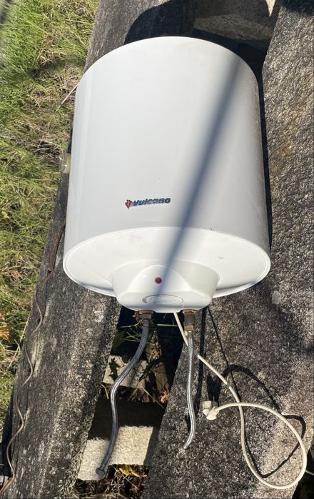 termoacumulador elétrico da marca Vulcano, modelo ES 050-1M 0 WIV-B