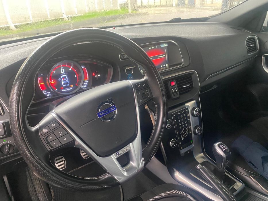 Volvo V40 2.0 R-Design D2 2015/12