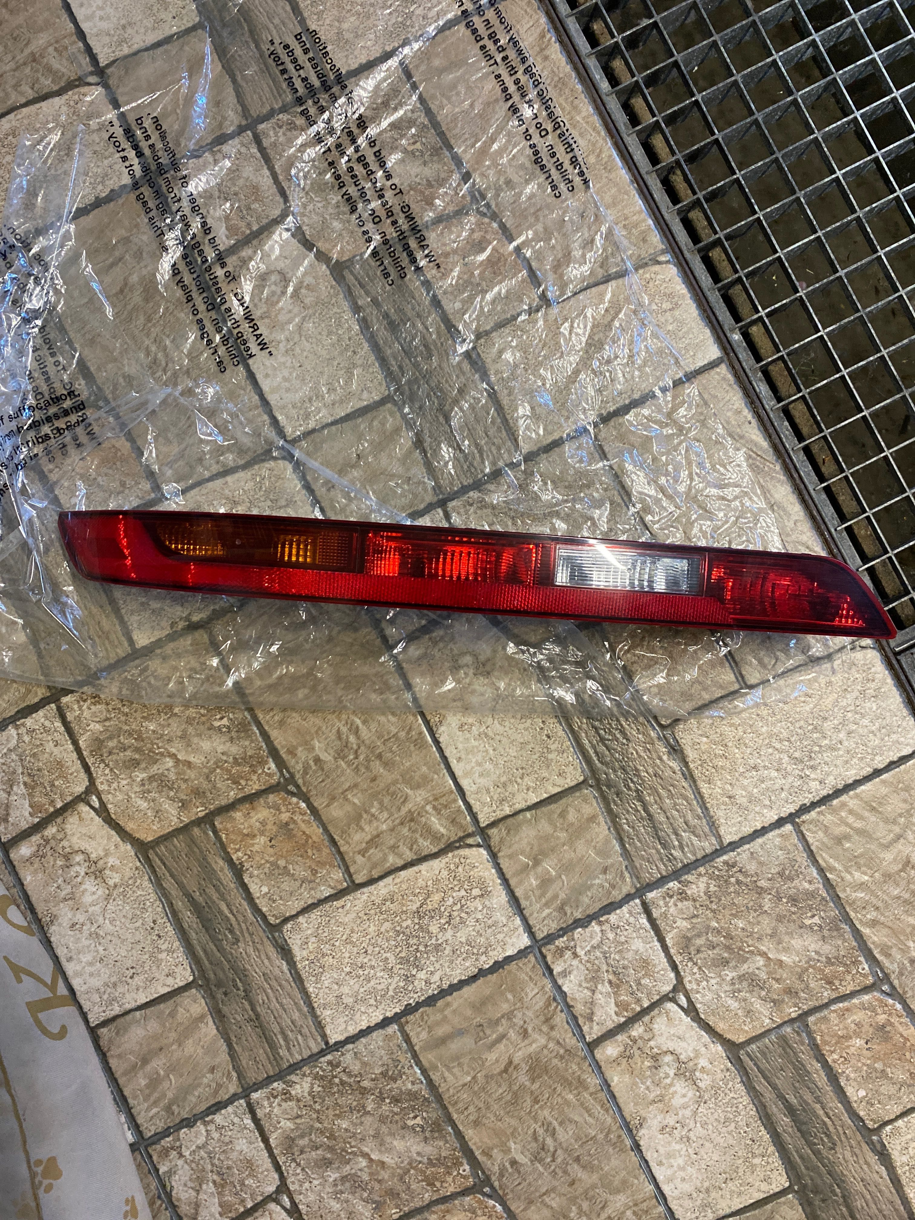 Lampa przeciwmgielna tylna zderzaka- lewa Audi Q5 2017 r