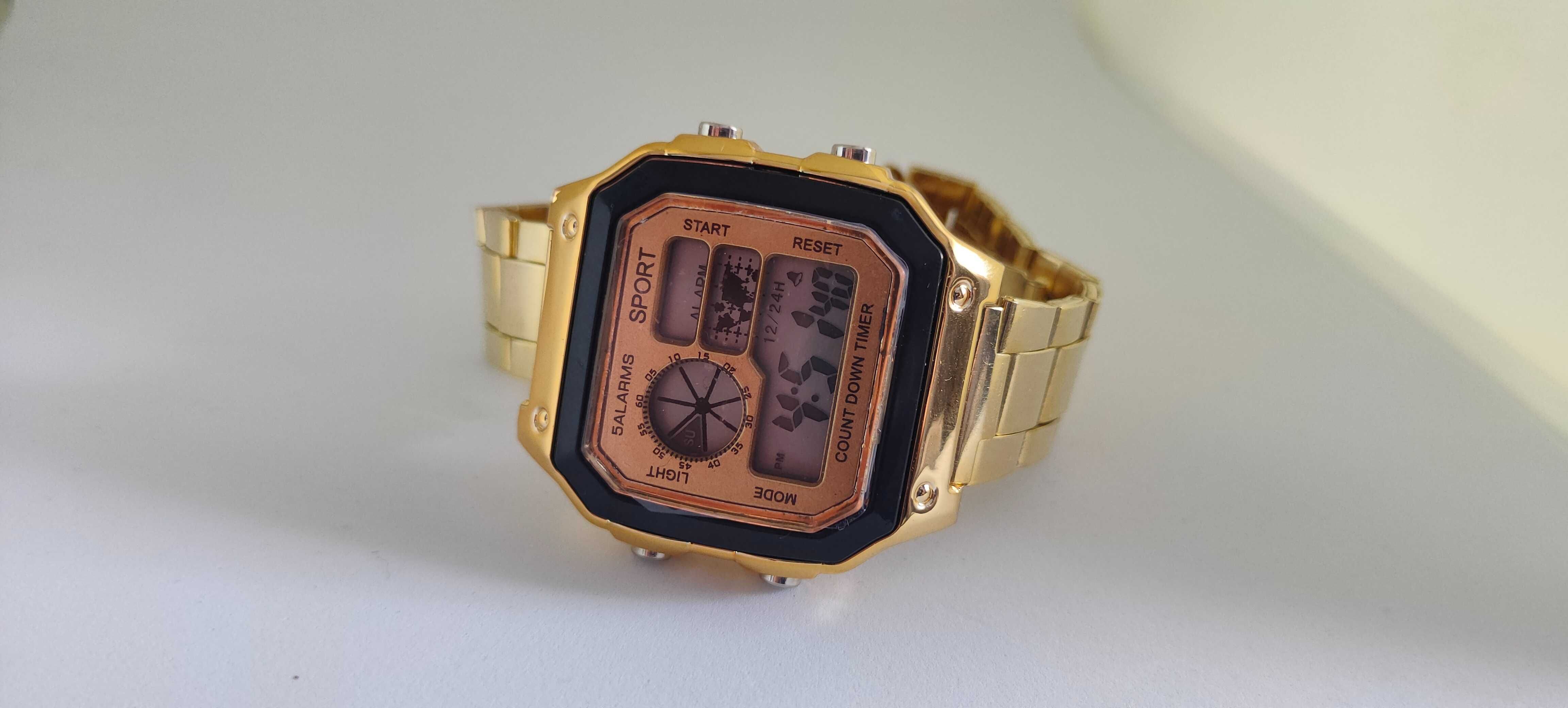 Zegarek Elektroniczny w Kolorze Złotym
