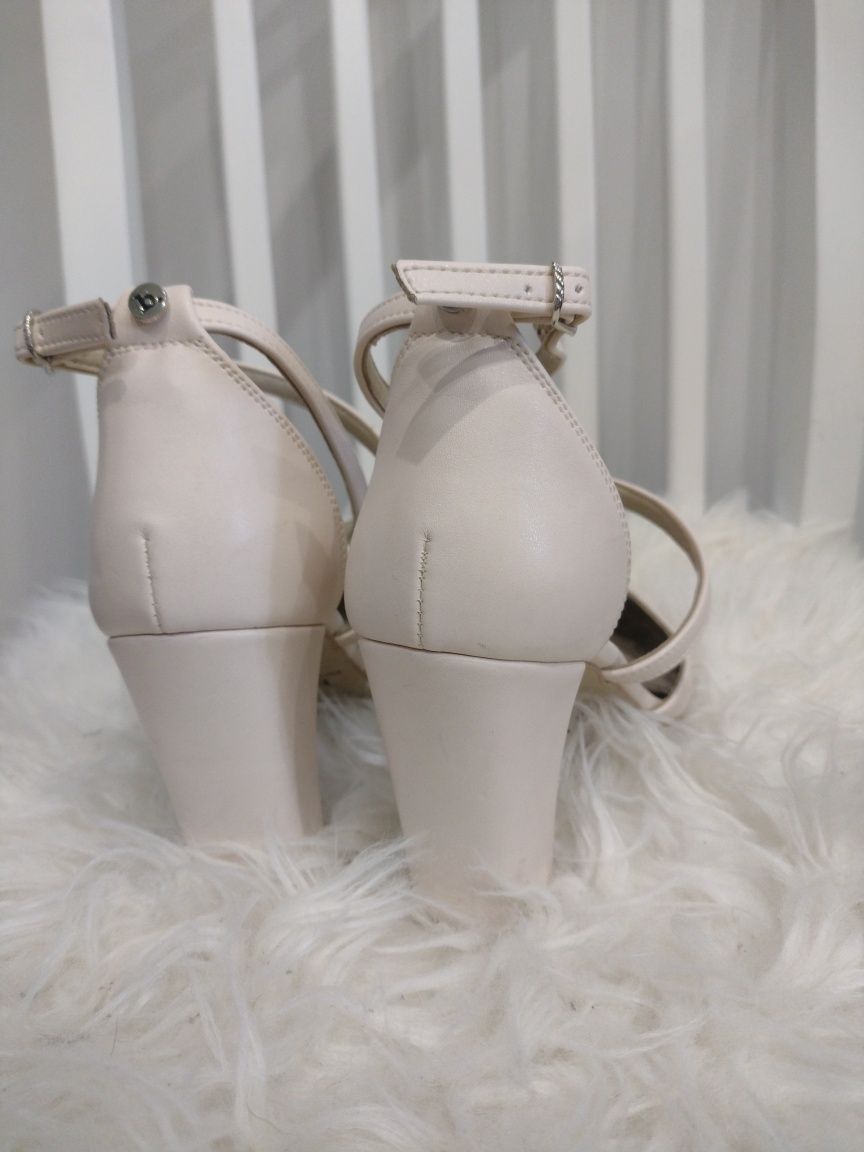Buty ślubne brillu