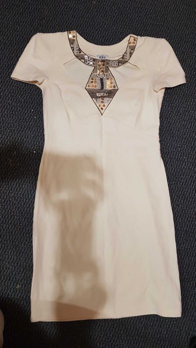 Sukienka z krótkim rękawem