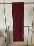 Bordowy czerwony szal Pull & Bear