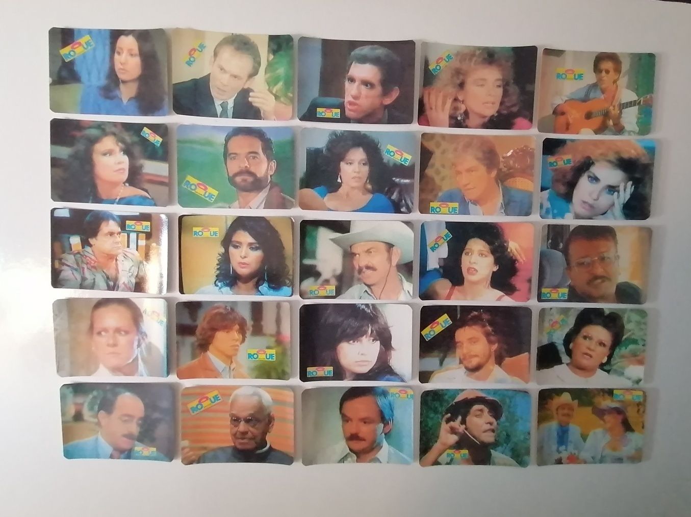 Conjunto de 25 calendários de 1988 da novela brasileira Roque Santeiro