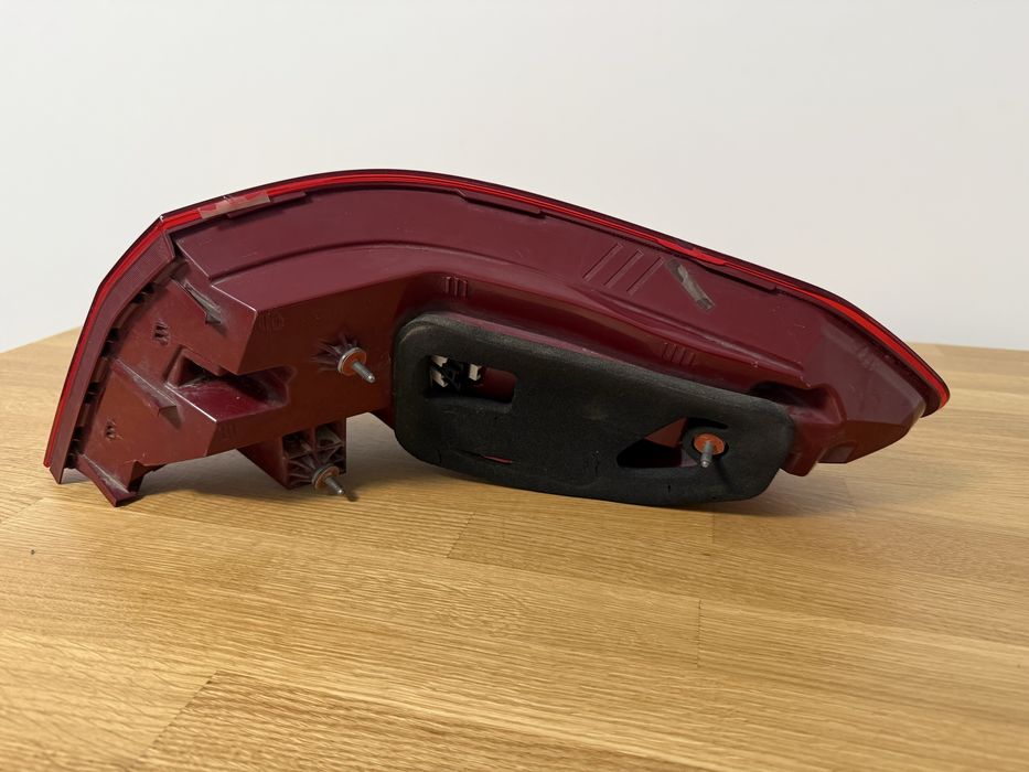 Задній ліхтар Mercedes E class w212 лівий