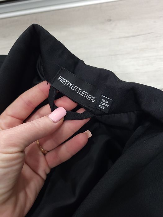 актуальний блейзер прямого крою, піджак жіночий оверсайз PRETTY LITTLE