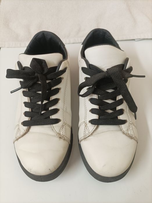 Кросівки ZARA білі,шкіра.Розмір 36