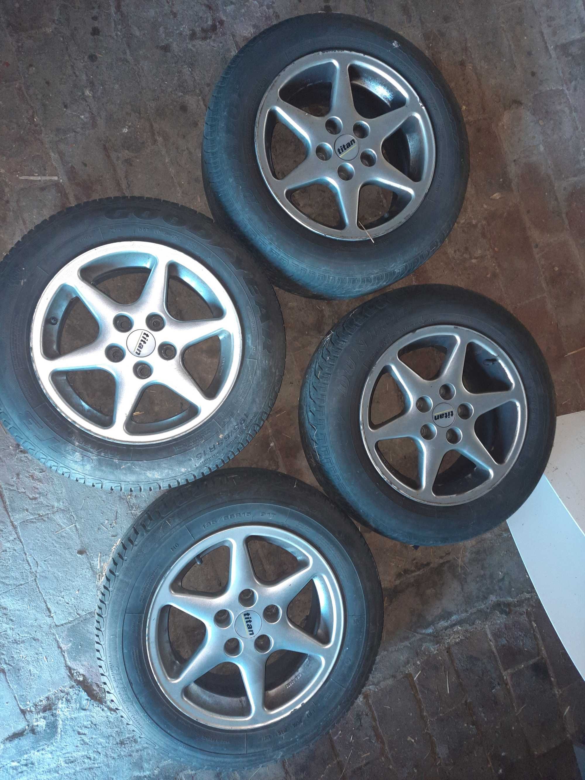 Felgi aluminiowe 15” Audi A4 B6 rozstaw śrub 5x112 mm.