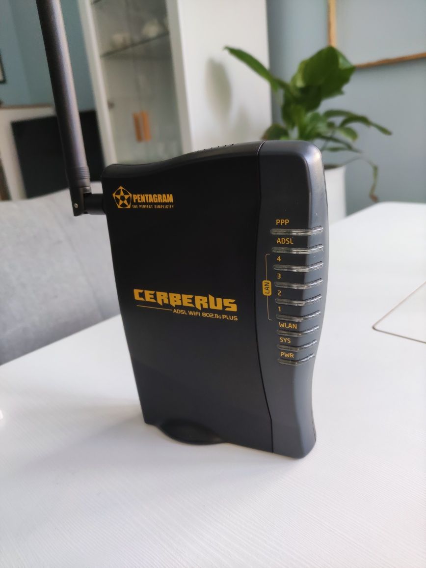 Pentagram Cerberus ADSL router, modem i przełącznik sieciowy