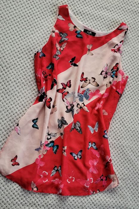 Hit na jesień Piękna bluzka damska bez rękawów print motyle rozm. M