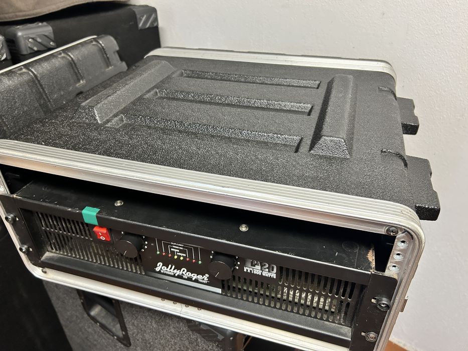 Końcówka mocy Jolly Roger PA20 2x1000W z obudową rack