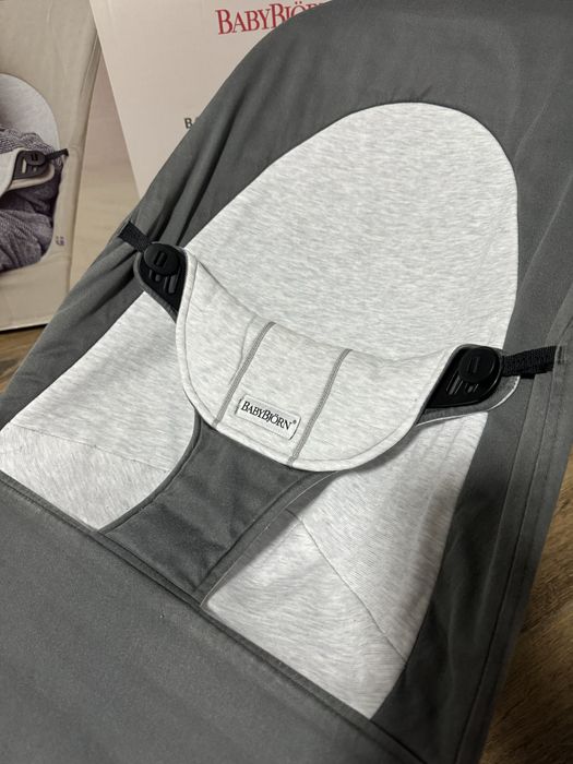 Шезлонг BabyBjorn + дуга в подарунок