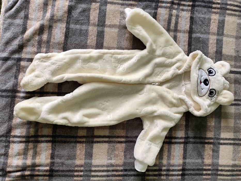 Продам флісові костюми .