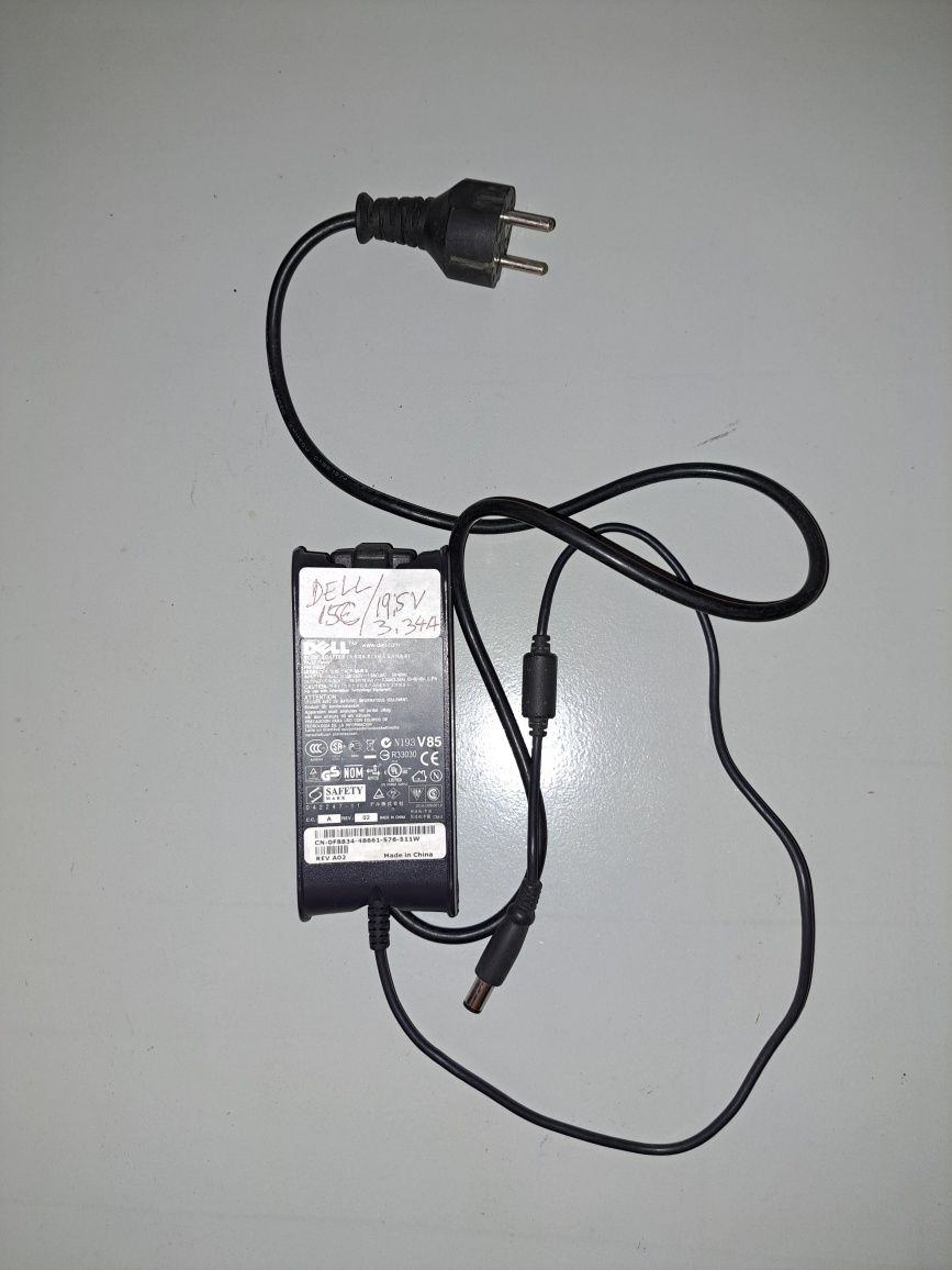 Vendo carregador original para portátil dell 19,5  a 3,34 A