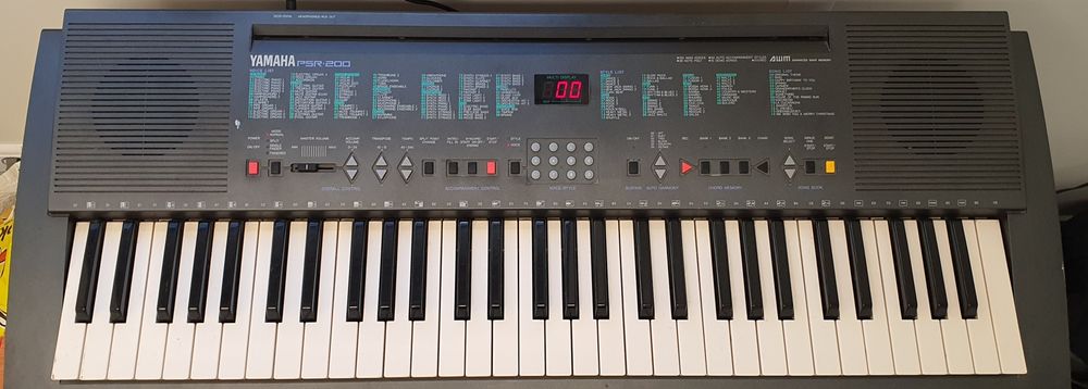 Yamaha PSR-200 keyboard