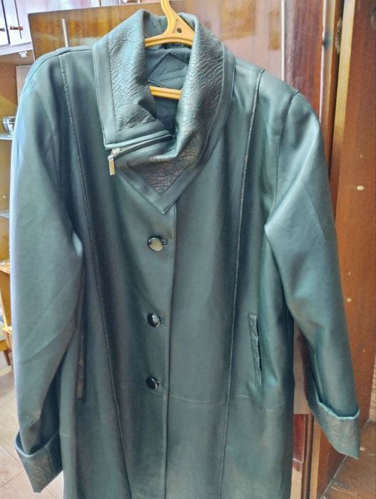 Шкіряне пальто в