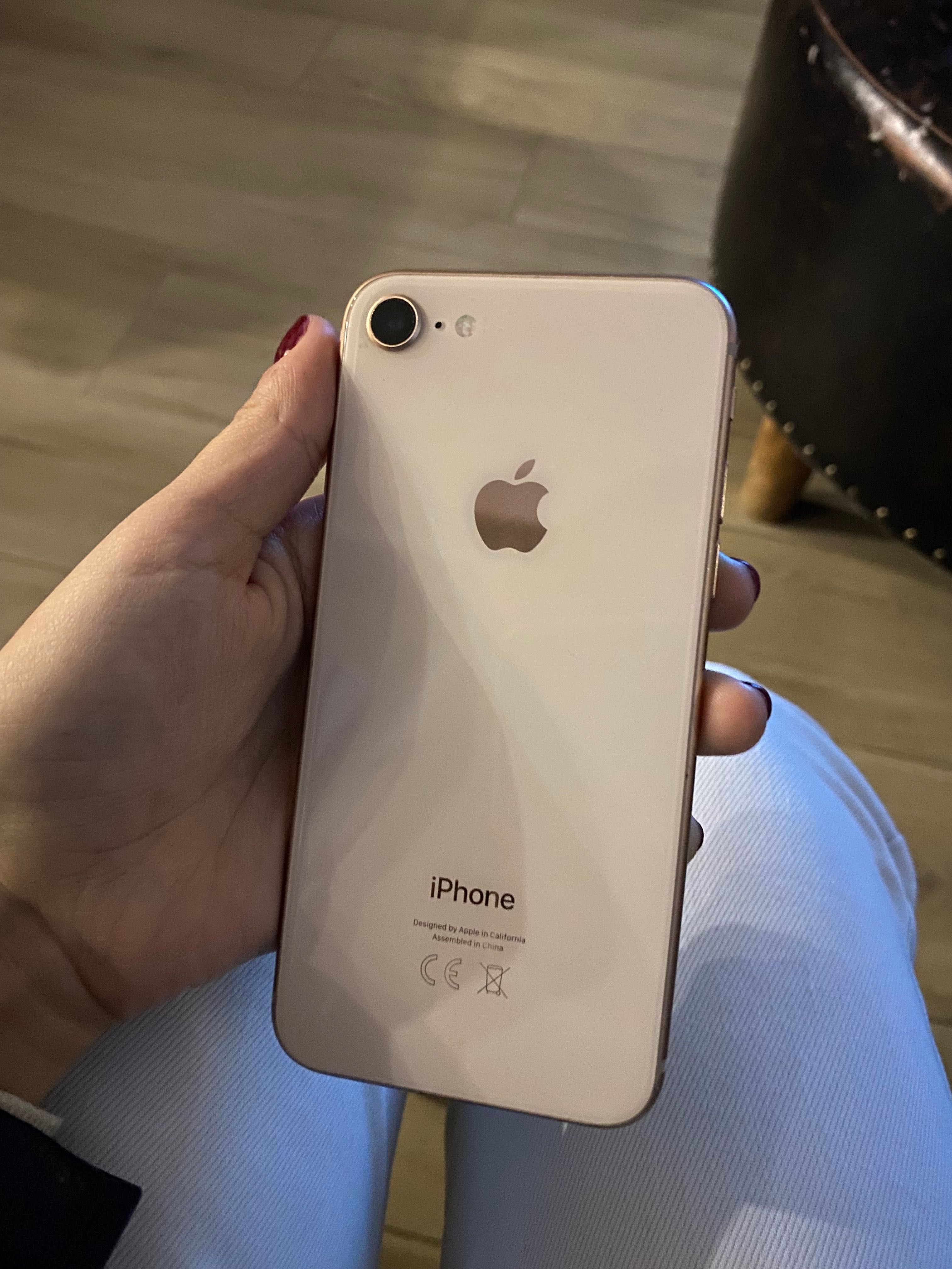iPhone 8 64GB rosa-dourado como novo