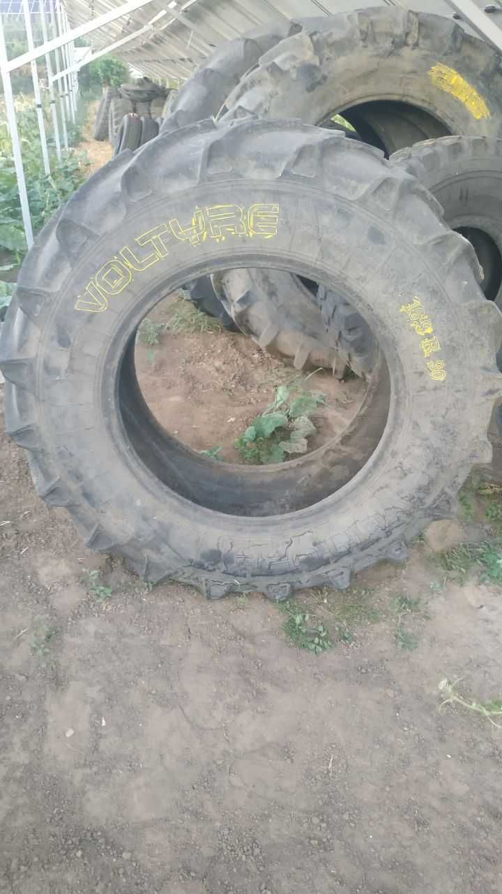 Шини Б/У на сільхоз, спец техніку. Шини 16.9 R30; 19.5L-24; 460/70 R24