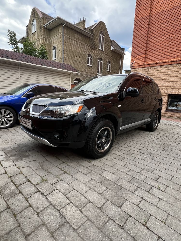 Mitsubishi Outlander XL