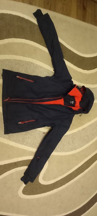 Продам жіночий лижний костюм.