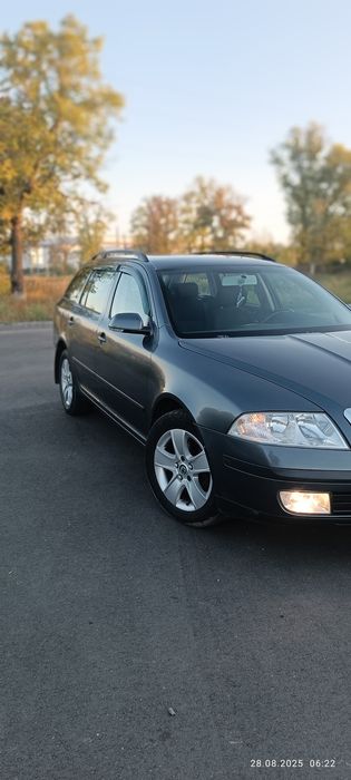 Шкода Октавия А5 универсал 1.6 mpi. Газ/бен
