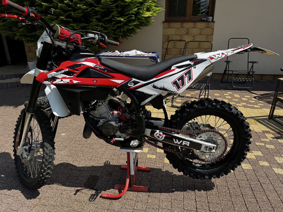 Husqvarna WR 125 oryginalna 35 km donwestowama maly przebieg nowa