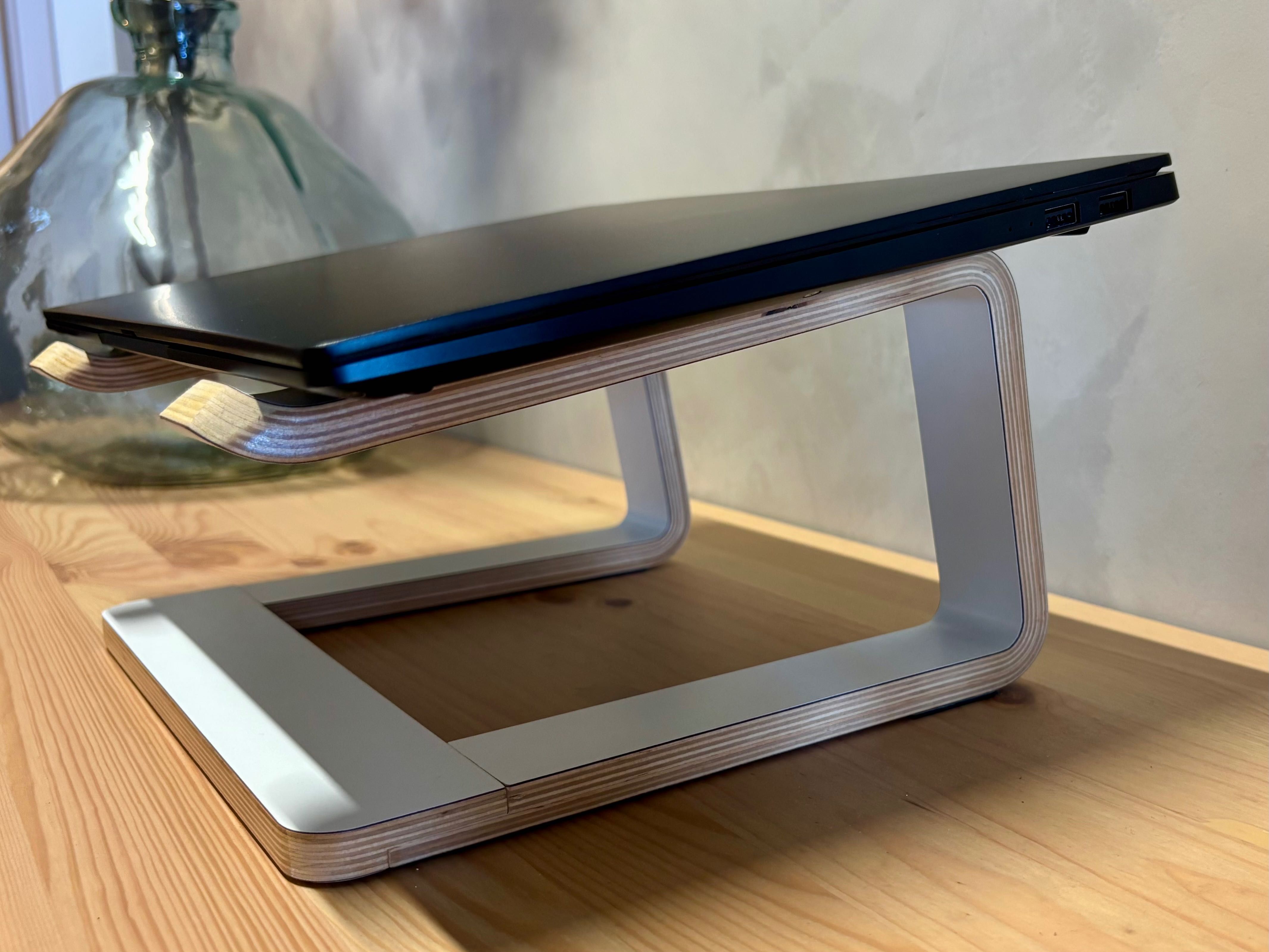 Portátil com ecrã OLED e preparado para IA