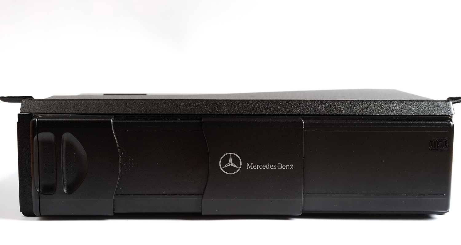 Zmieniarka CD Mercedes MC3520 z mocowaniem, odtwarzacz CD, MP3