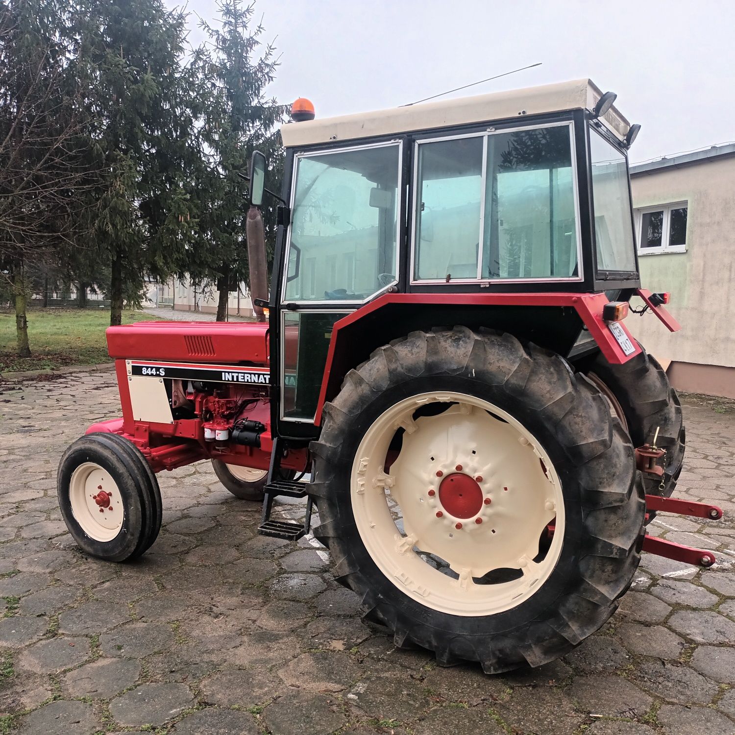 Case international 844-S