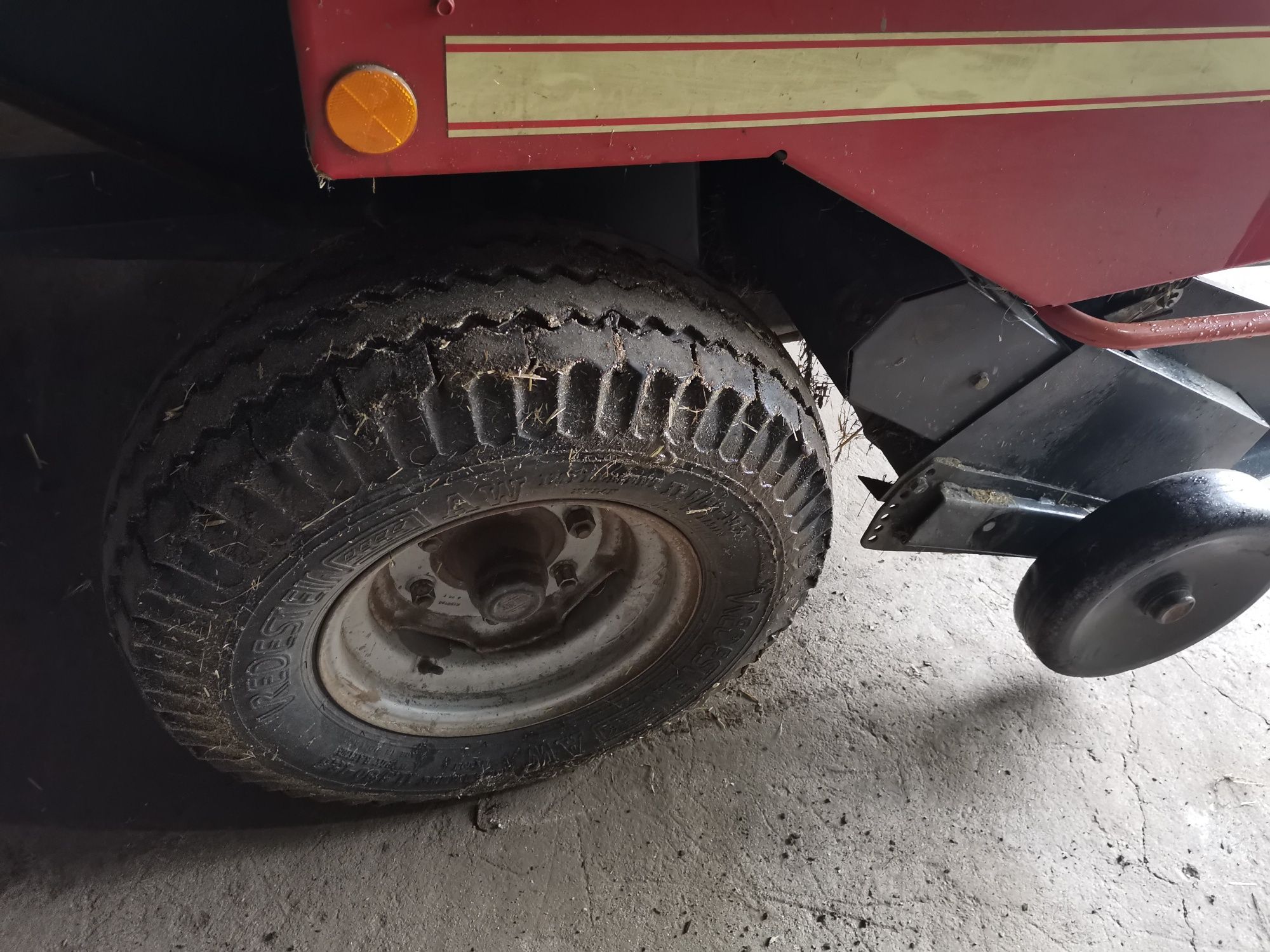 Prasa rolującą pasowa vicon rv187