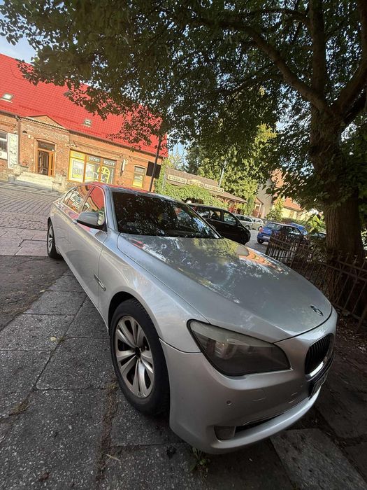 BMW Seria 7 F02 anglik uszkodzony