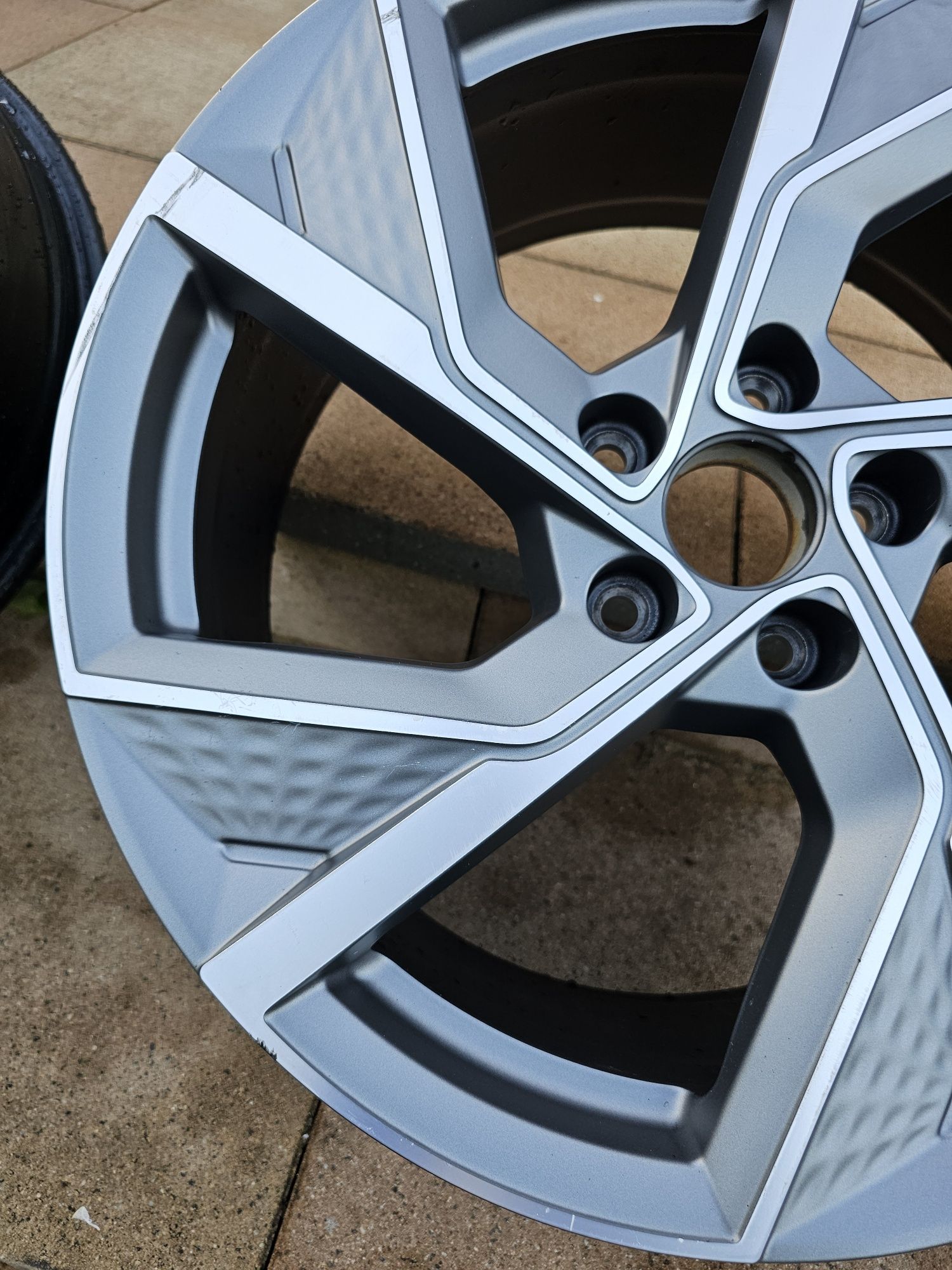 Felga 19cali 5x112 8j et49 oryginał Audi S3 A3 8Y0