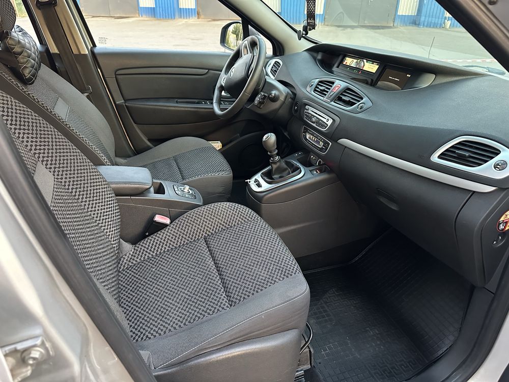 renault grand scenic 7 мест