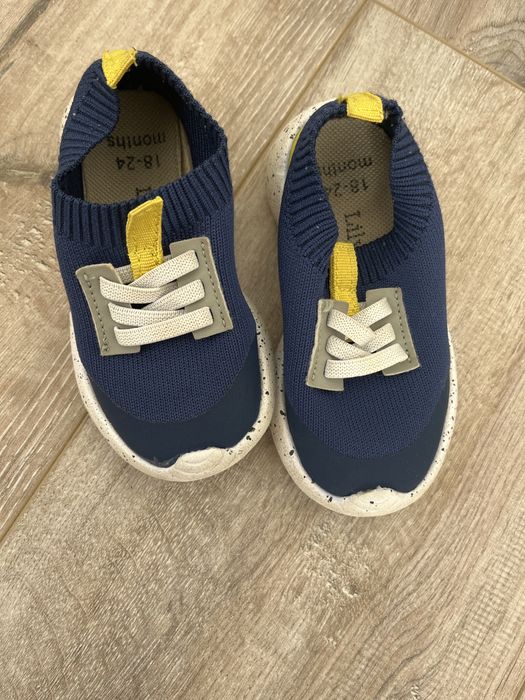 Зручні кросівочки