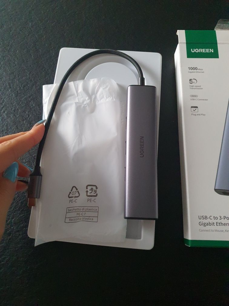 UGREEN USB-C Hub 3 porty z adapterem 1000Mbps