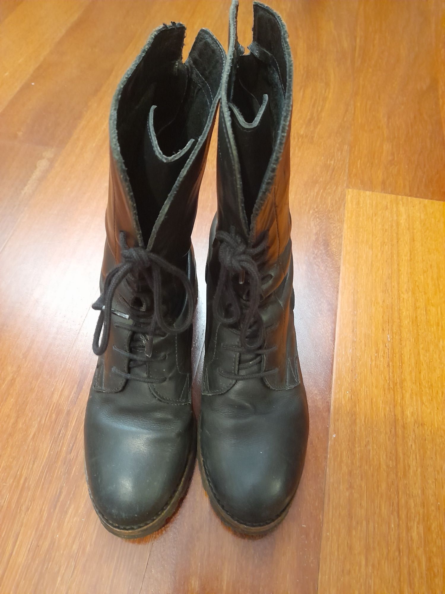 Botas Cano Médio Pretas