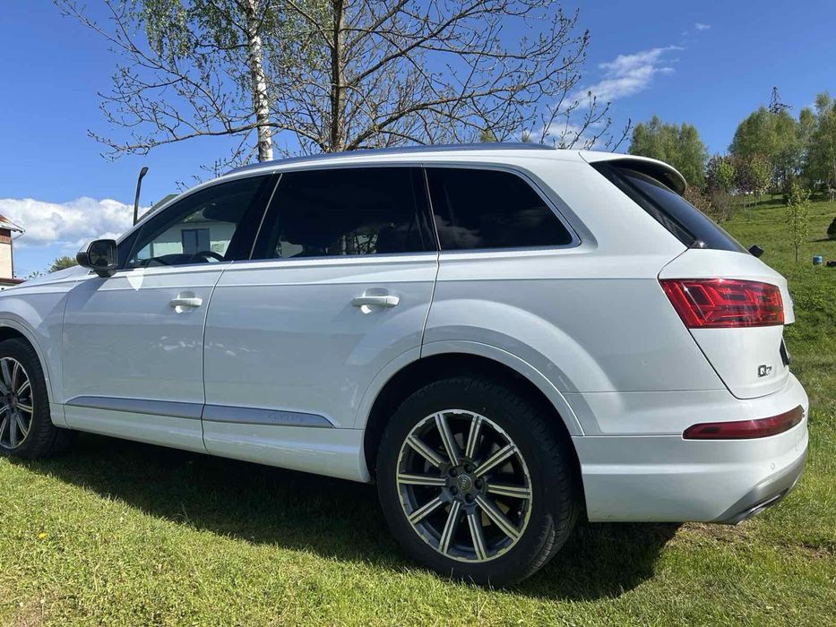 Audi  Q7  2.0 бензин  2019 року